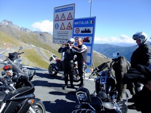 Motorräder in den Alpen