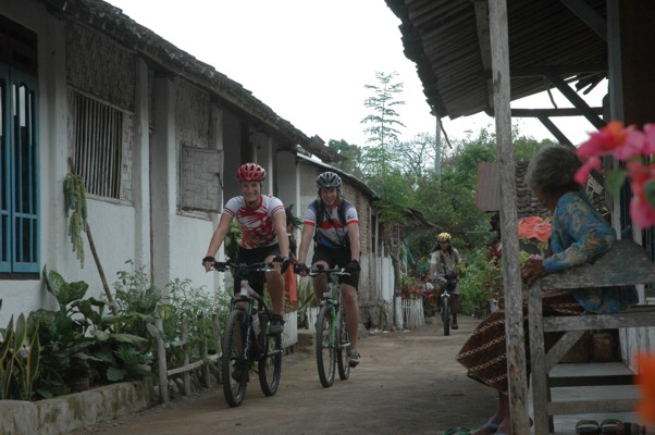 Reisebericht Fahrradtour in den Regenwäldern  der Insel Java / Indonesien