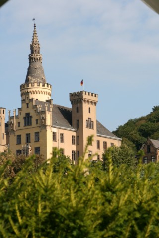 Wanderurlaub mit Übernachtung in Bad Hönningen am Rhein steig und am Westerwaldsteig