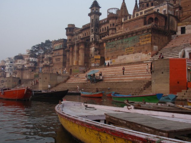 Erlebnisreiche Ferien, der Rückflug von Varanasi nach Neu Delhi  