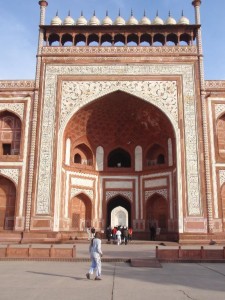 Haupteingang am Taj Mahal