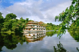 Dampfer auf dem Amazonas