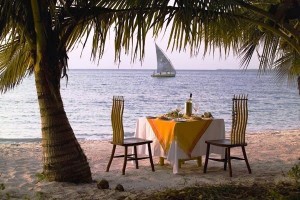 Abendessen am Strand von Benguerra Island