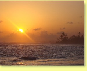 sonnenuntergang kabalana beach