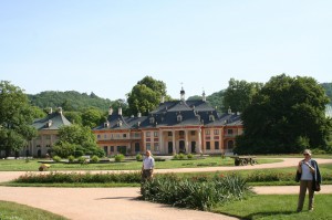 Blick auf die Barockgärten Schloss Pillnitz