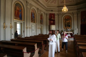 In der Kirche des Barockschlosses Pillnitz