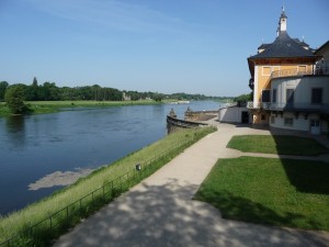 das Schloss Pillnitz befindet sich direkt an der Elbe