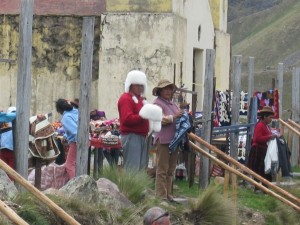 Verkaufsstand mitten in den Bergen von Peru