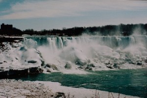 Die Niagarafälle im Winter