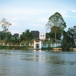 Rundreise durch den malaiischen Teil Borneos, inklusive Flusskreuzfahrt auf dem Rajang Fluss