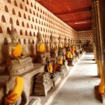 Reisen in Laos: Sightseeing in Vientiane, Ho Phrakeo, Phra That Luang, Wat Sisaket und Patuxai