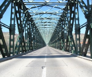 Stahlbrücke von Stein nach Mautern