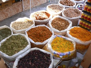 Orientalische Gewürze auf dem Souk in Muscat.