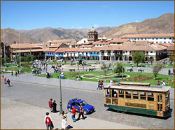 Kolonialarchitektur bei einer Stadtbesichtigung in Cusco