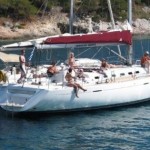 Singleurlaub auf einem Segelschiff genießen 