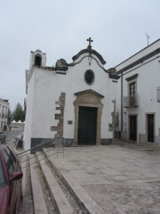 eine der vielen Kirchen in Tavira
