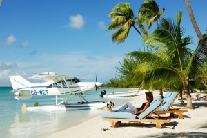 Flitterwochen unter Palmen auf den Bahamas