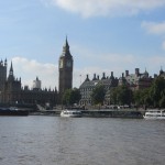 Westminster und der London Tower mit einem Yeoman Warder