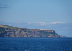 Anfahrt auf die Shetland-Inseln - an Bord der FTI Berlin