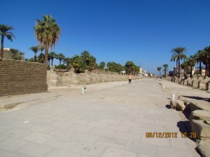 Straße am Luxor Tempel