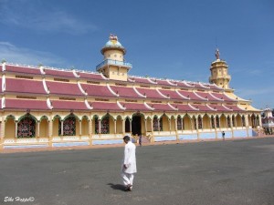 der grosse Cao Dai Tempel in Tay Ninh