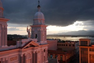 Blick von der Dachterrasse auf die Kathedrale