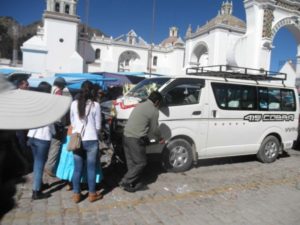 Autos können auch getauft werden in Bolivien